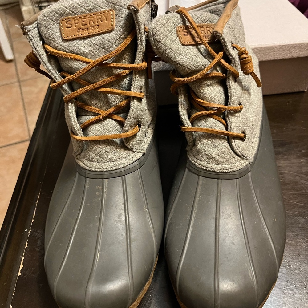 Sperry Quilted Gray and Brown Boots